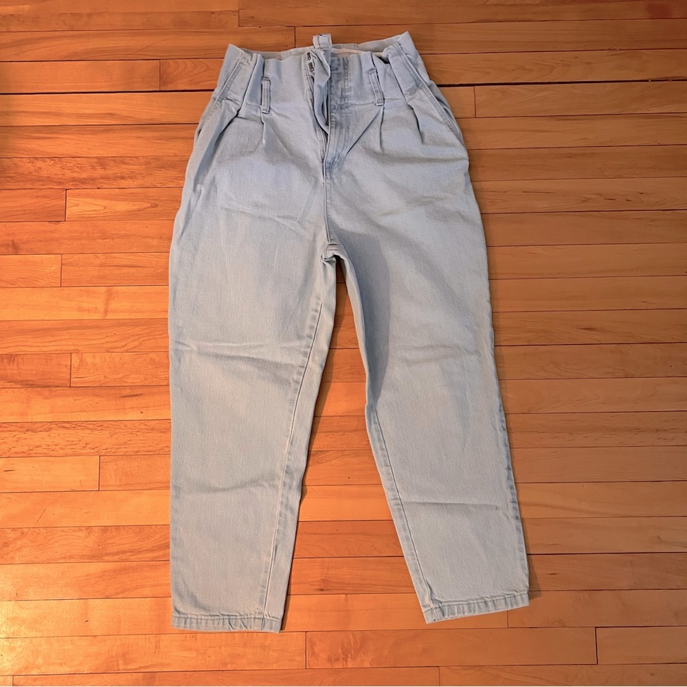 Pleated pants